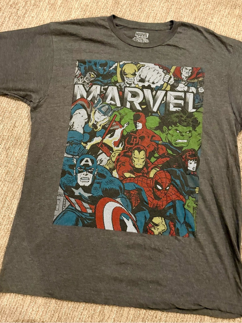 Official Marvel Avengers Graphic T-Shirt – Men’s XL – Classic Superhero Tee